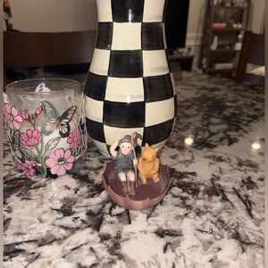 Disney "Winnie The Pooh" Heavy Paperwight Figurine-Upsidedown Umbrella